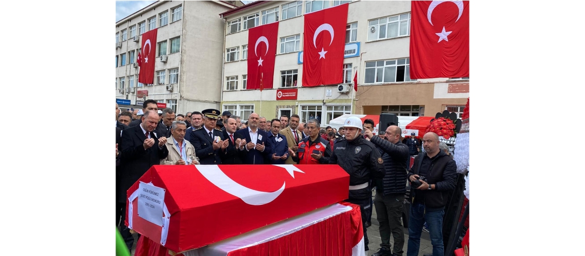 ŞEHİT POLİS MEMURUMUZ OGÜN YÜRÜMEZ’İ EYNESİL İLÇEMİZDE YAPILAN TÖRENİN ARDINDAN EBEDİYETE UĞURLADIK